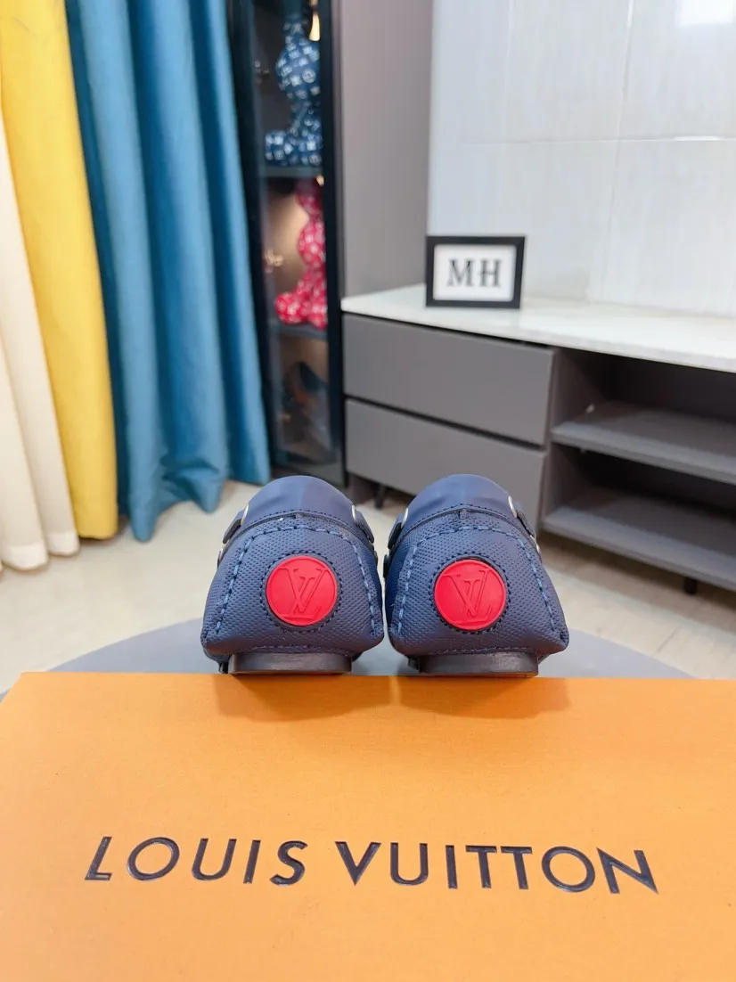 Men's men's shoes💰400🌹🌹[LV Louis Vuitton] New men's beanie shoes💝💝.. Top-grade imported cowhide embossed➕Comfortable leather lining. It is extremely skin-friendly and comfortable, feels very delicate, and the shape is very correct! Perfectly reflects the three-dimensional sense, code number: 38-44